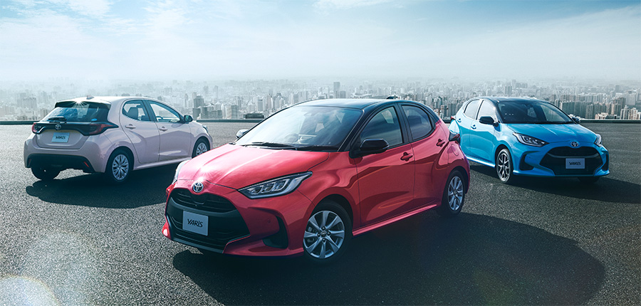 [Left] Z (Front-wheel drive / CVT), [Center] HYBRID G (Front-wheel drive), [Right] HYBRID Z (E-Four)
