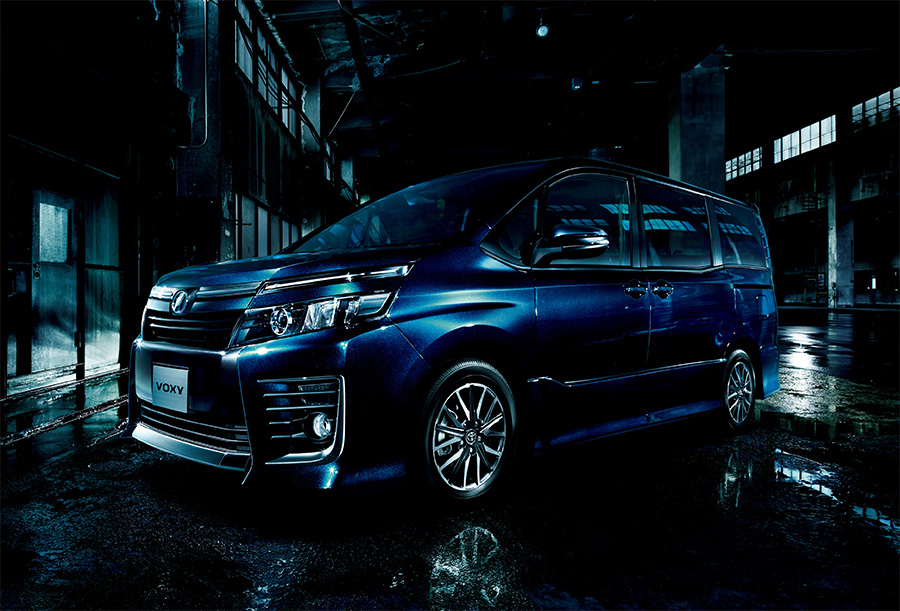 Voxy ZS (front-wheel drive, seven passenger model with options)