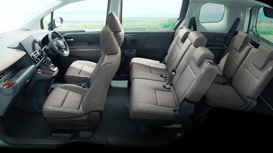 Sienta Z 7-seater 2WD hybrid model; Interior color: Khaki; Model with options shown