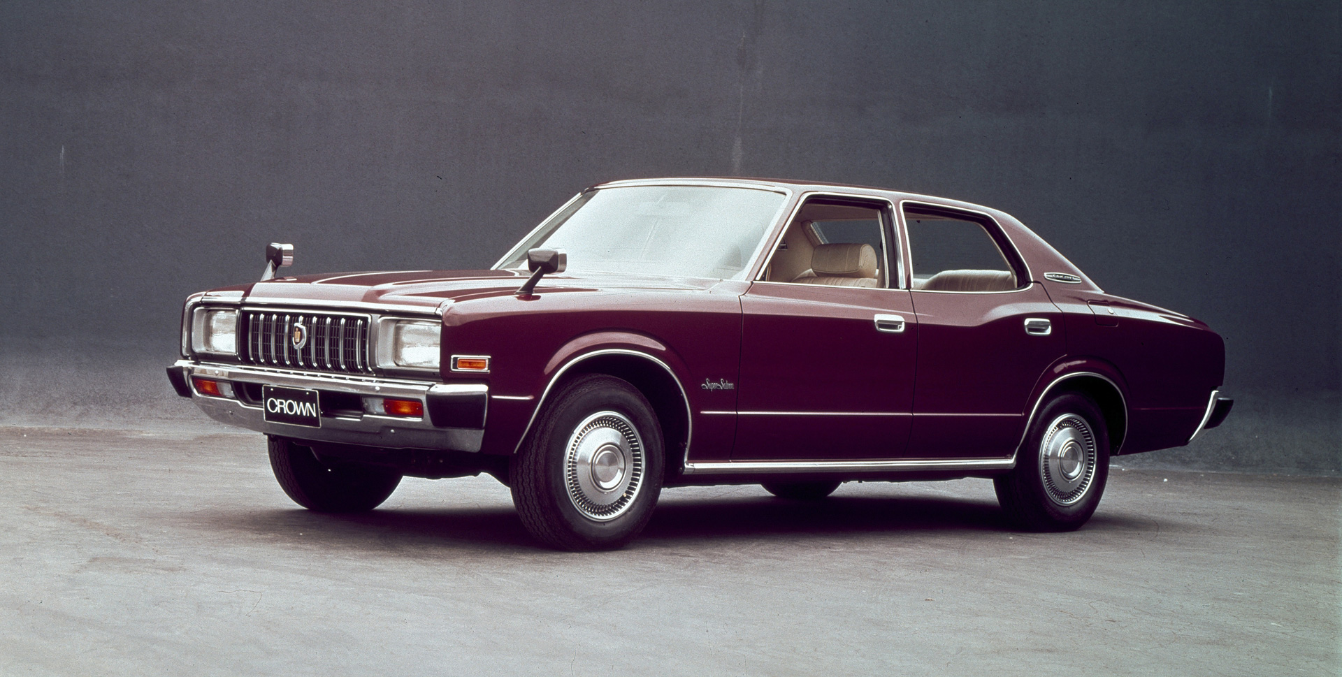 Crown 4-Door Pillared Hardtop 2000 Super Saloon