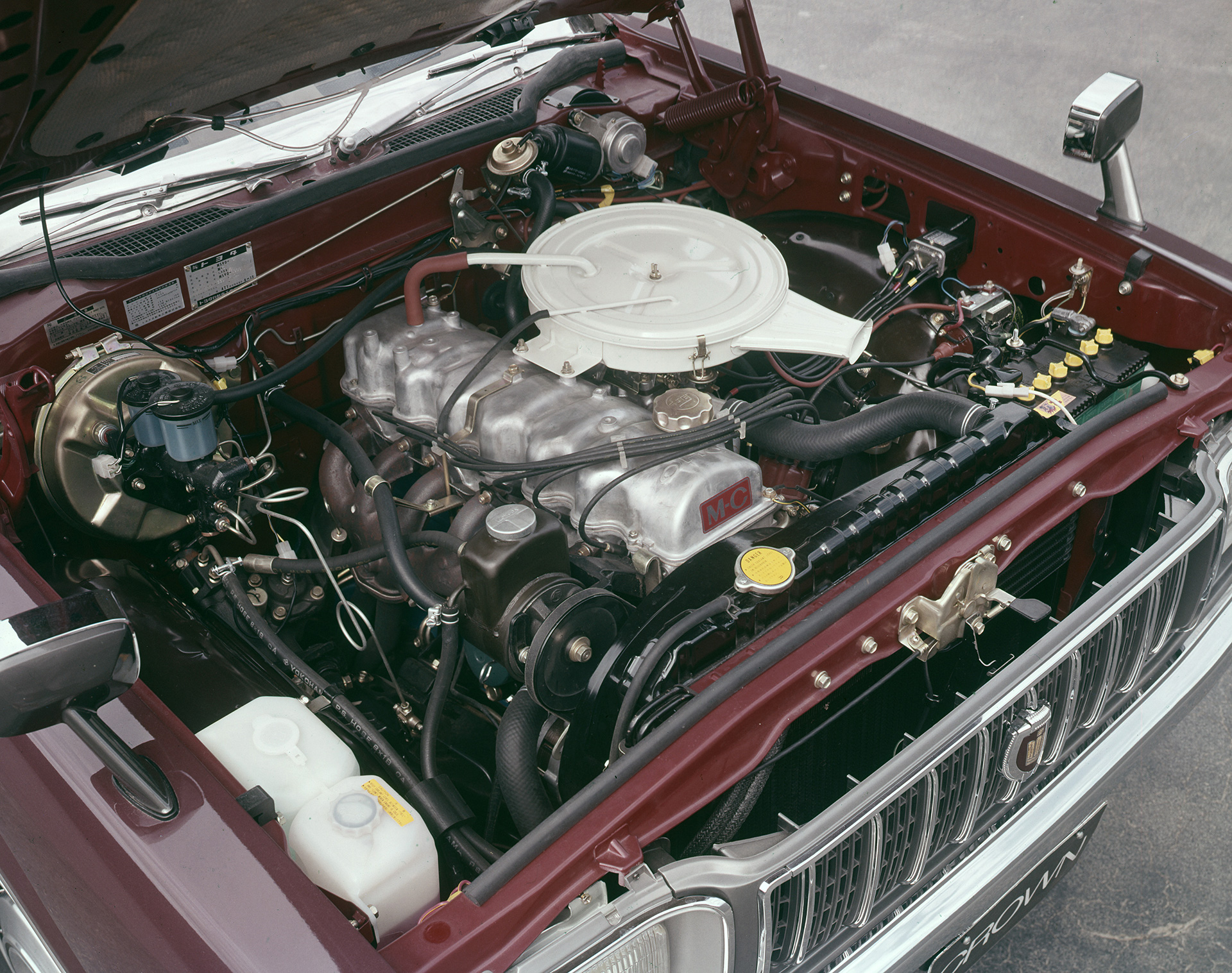 Crown 4-Door Pillared Hardtop 2000 Super Saloon (MC engine room)