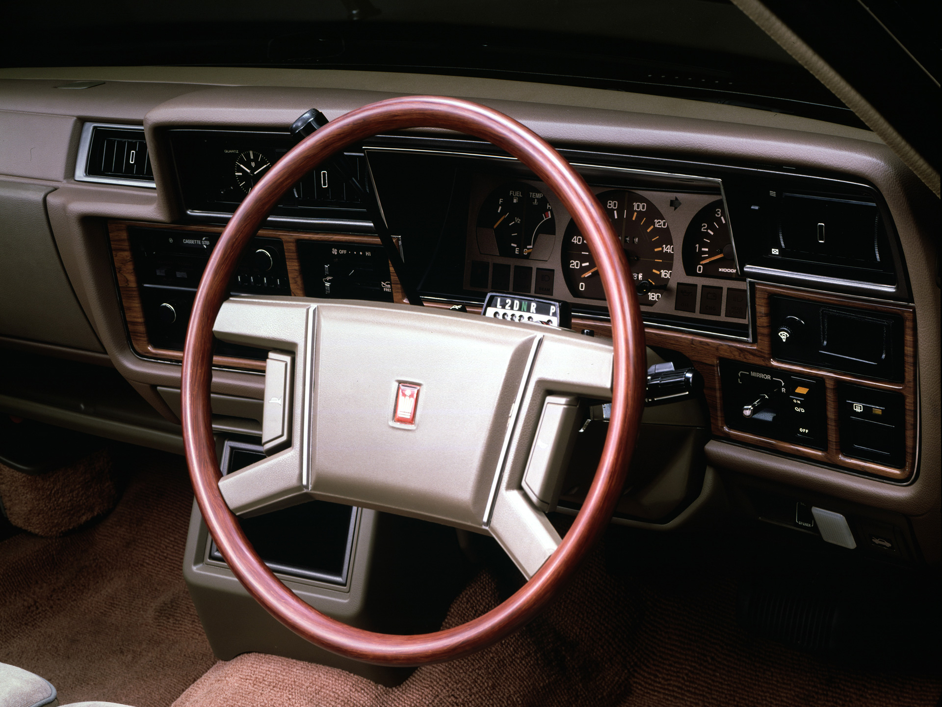 Crown 4-Door Hardtop 2000 Super Saloon
