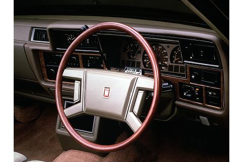 Crown 4-Door Hardtop 2000 Super Saloon