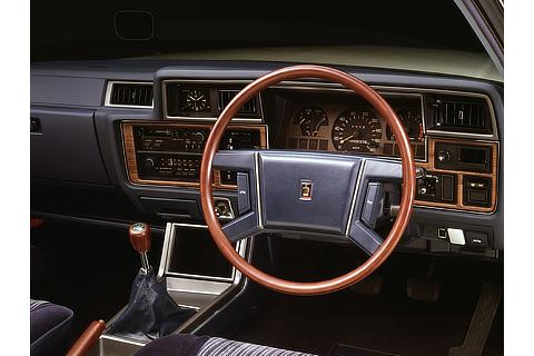 Crown 4-Door Hardtop 2000 Super Saloon