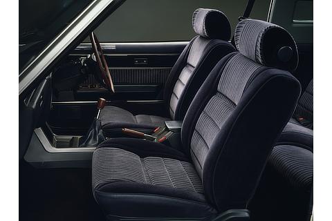 Crown 4-Door Hardtop 2000 Super Saloon
