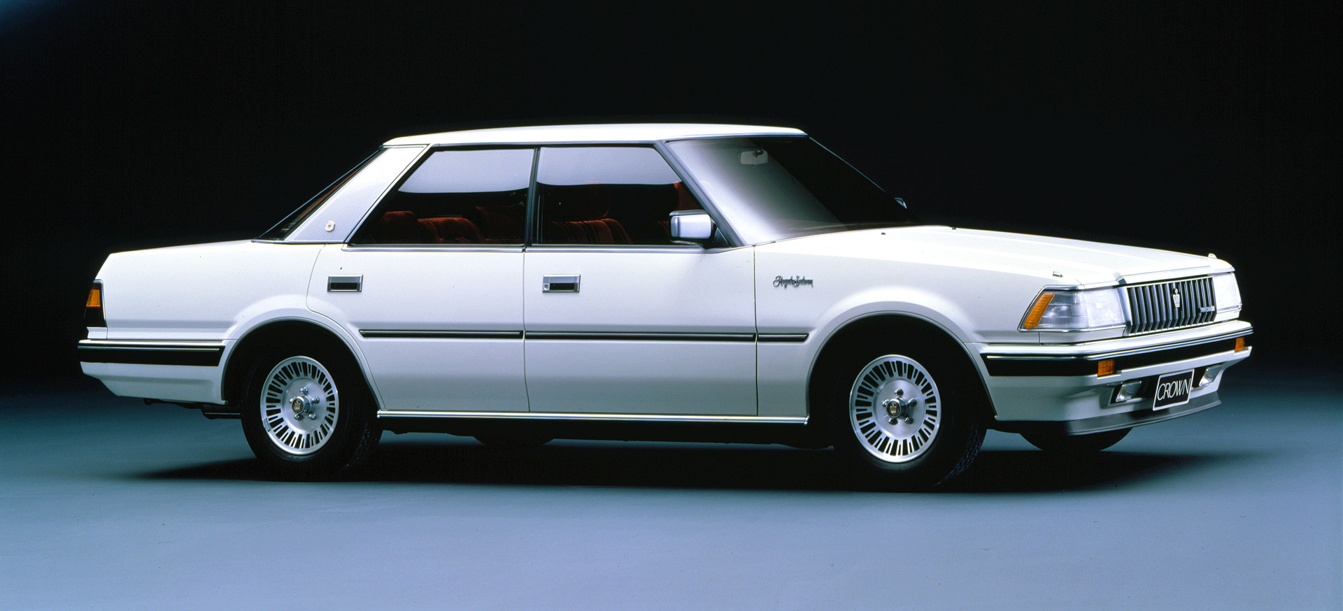 Crown 4-Door Hardtop 2.0 Royal Saloon