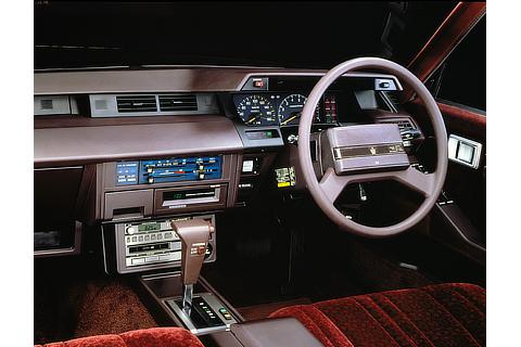 Crown 4-Door Hardtop 2.0 Royal Saloon