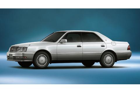 Crown Four-Door Hardtop 3.0 Royal Saloon