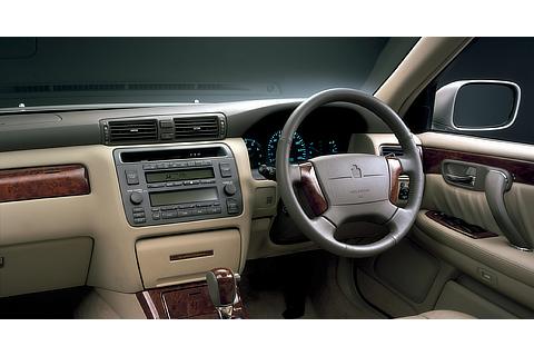 Crown 3.0 Royal Saloon