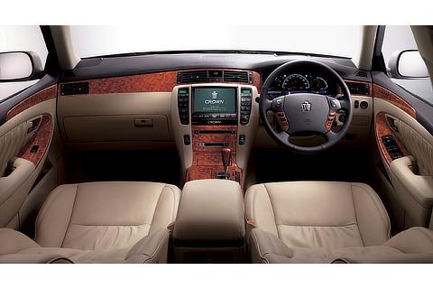 Crown 3.0 Royal Saloon G