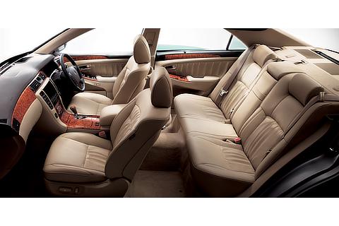 Crown 3.0 Royal Saloon G