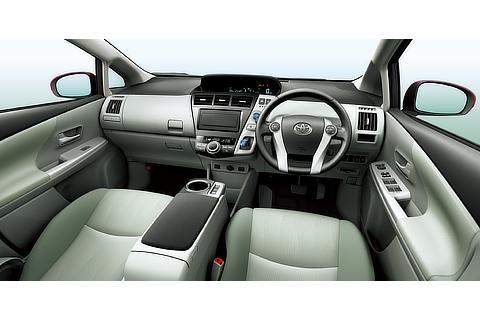 Prius α G "Touring Selection"