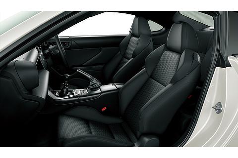 RC (Interior color: Black)