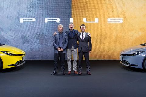 (Left to right) Yuji Fujiwara, Project Chief Designer / Simon Humphries, Senior General Manager, Design Field / Satoki oya, Project General Manager, Product Planning, Toyota Compact Car Company