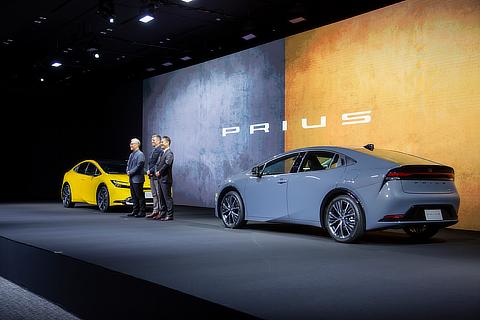 (Left to right) Yuji Fujiwara, Project Chief Designer / Simon Humphries, Senior General Manager, Design Field / Satoki oya, Project General Manager, Product Planning, Toyota Compact Car Company