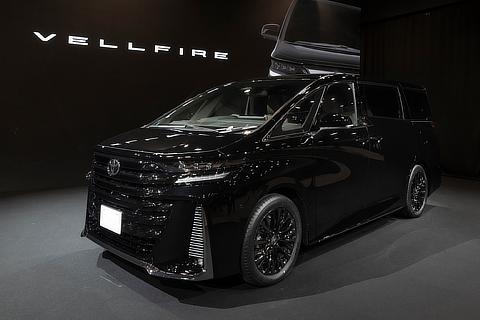 Vellfire Z Premier (2.5-liter HEV, FF)