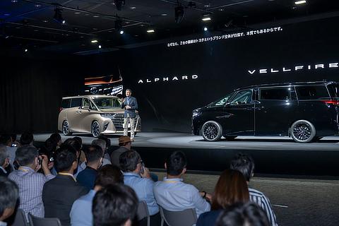 Simon Humphries, Field General Manager, Design Field, Vehicle Development Center, Chief Branding Officer
