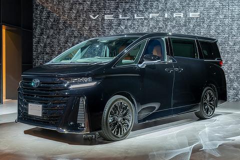 Vellfire Z Premier (2.4-liter Turbo, FF)