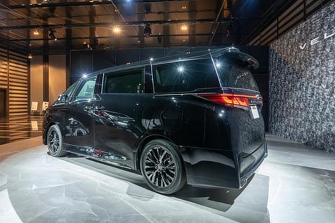 Vellfire Z Premier (2.4-liter Turbo, FF)