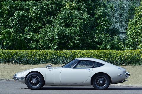 TOYOTA 2000GT (1967)