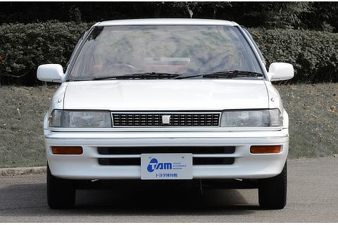 TOYOTA Corolla (1990)