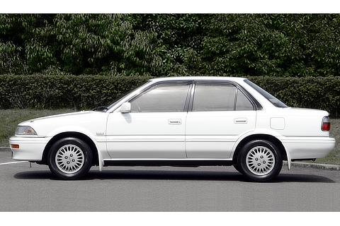 TOYOTA Corolla (1990)