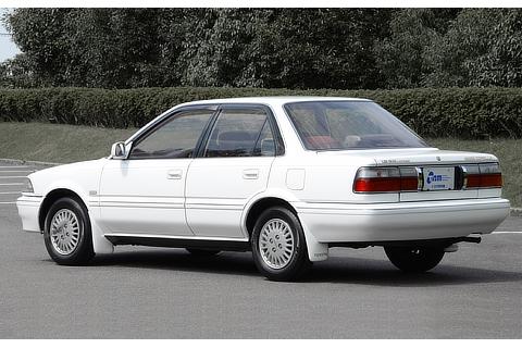 TOYOTA Corolla (1990)