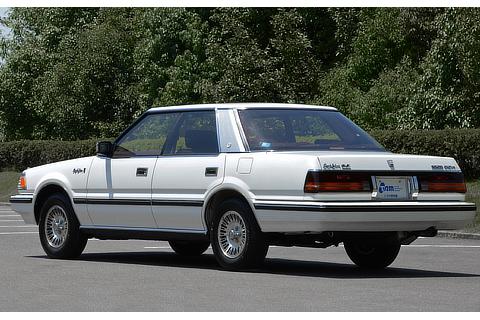 TOYOTA Crown (1986)