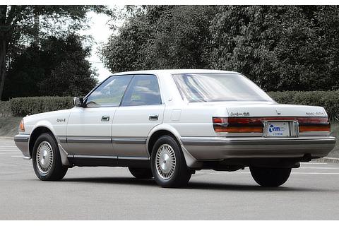 TOYOTA Crown (1988)