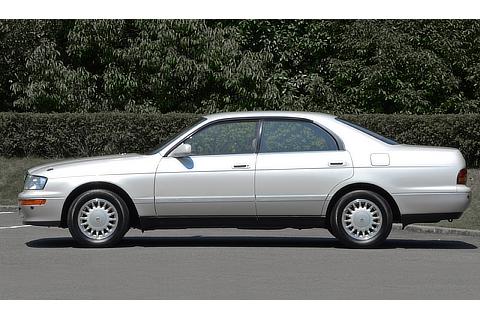 TOYOTA Crown (1992)