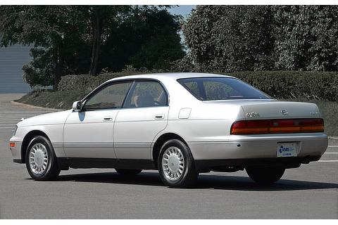TOYOTA Crown (1992)