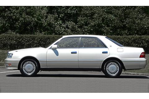 TOYOTA Crown (1995)
