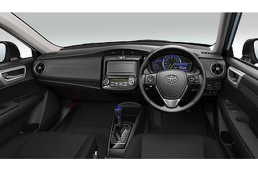 Corolla Axio Hybrid G(Black interior; options shown)