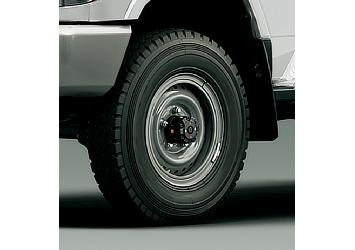 Land Cruiser 70 van wheel with automatic locking hub (Japan commemorative re-release)